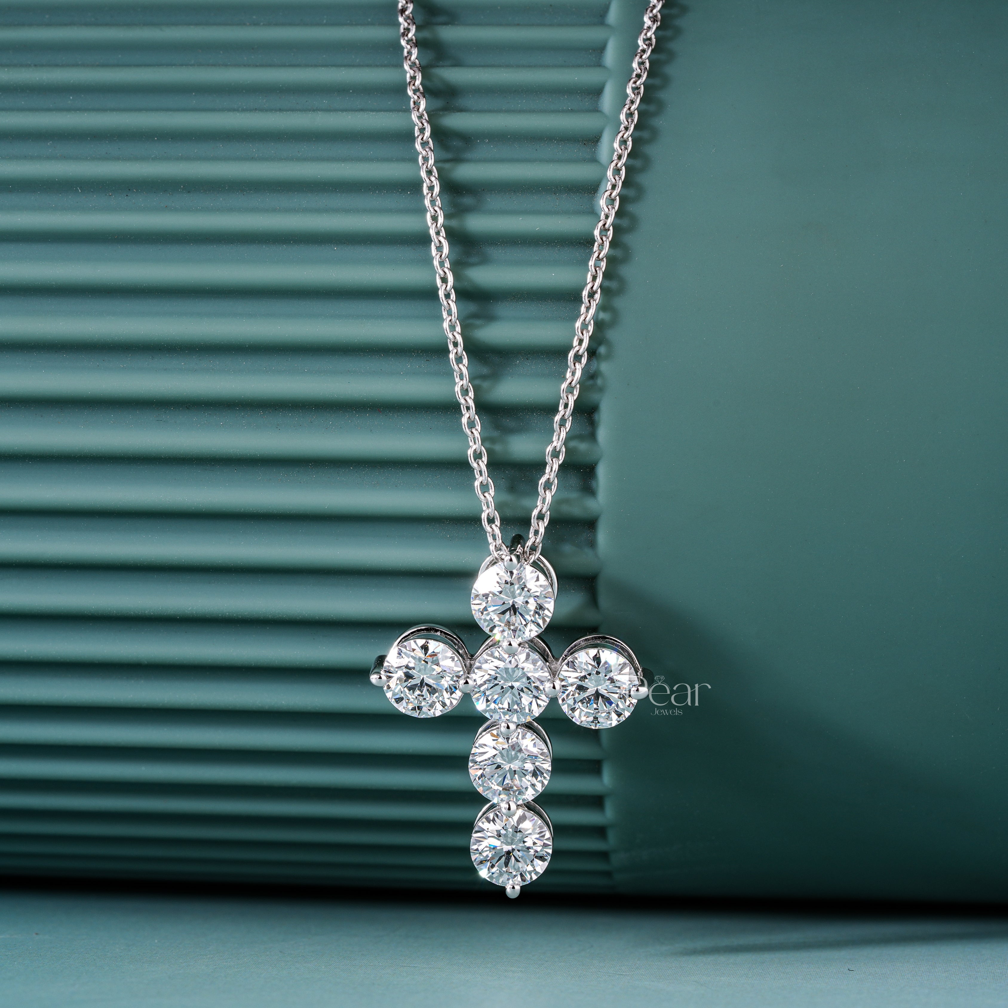 3.0ct Round Labgrown Diamond Cross pendant with Chain - Pear Jewels